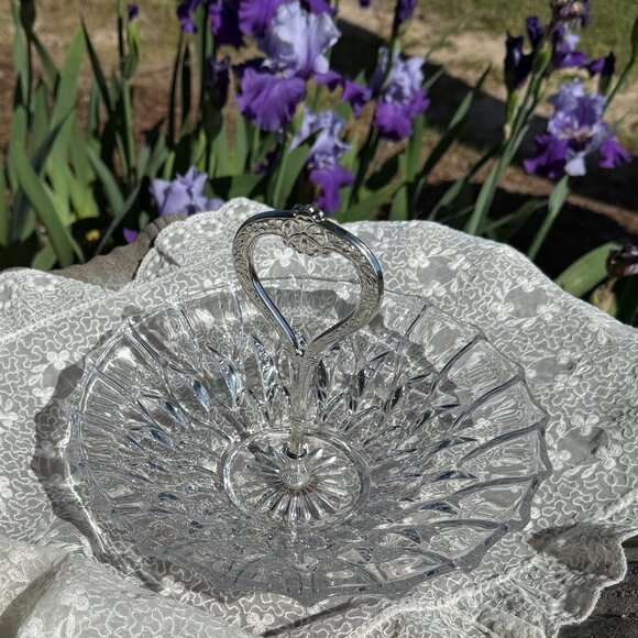 Vintage Crystal candy dish with silver handle - Picture 11 of 13